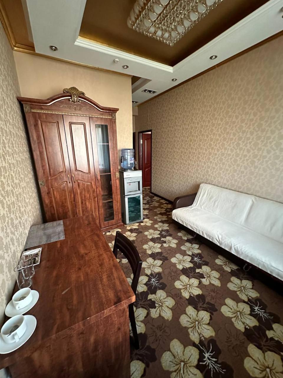 Altyn Adam Hotel 페트로파블롭스크 외부 사진