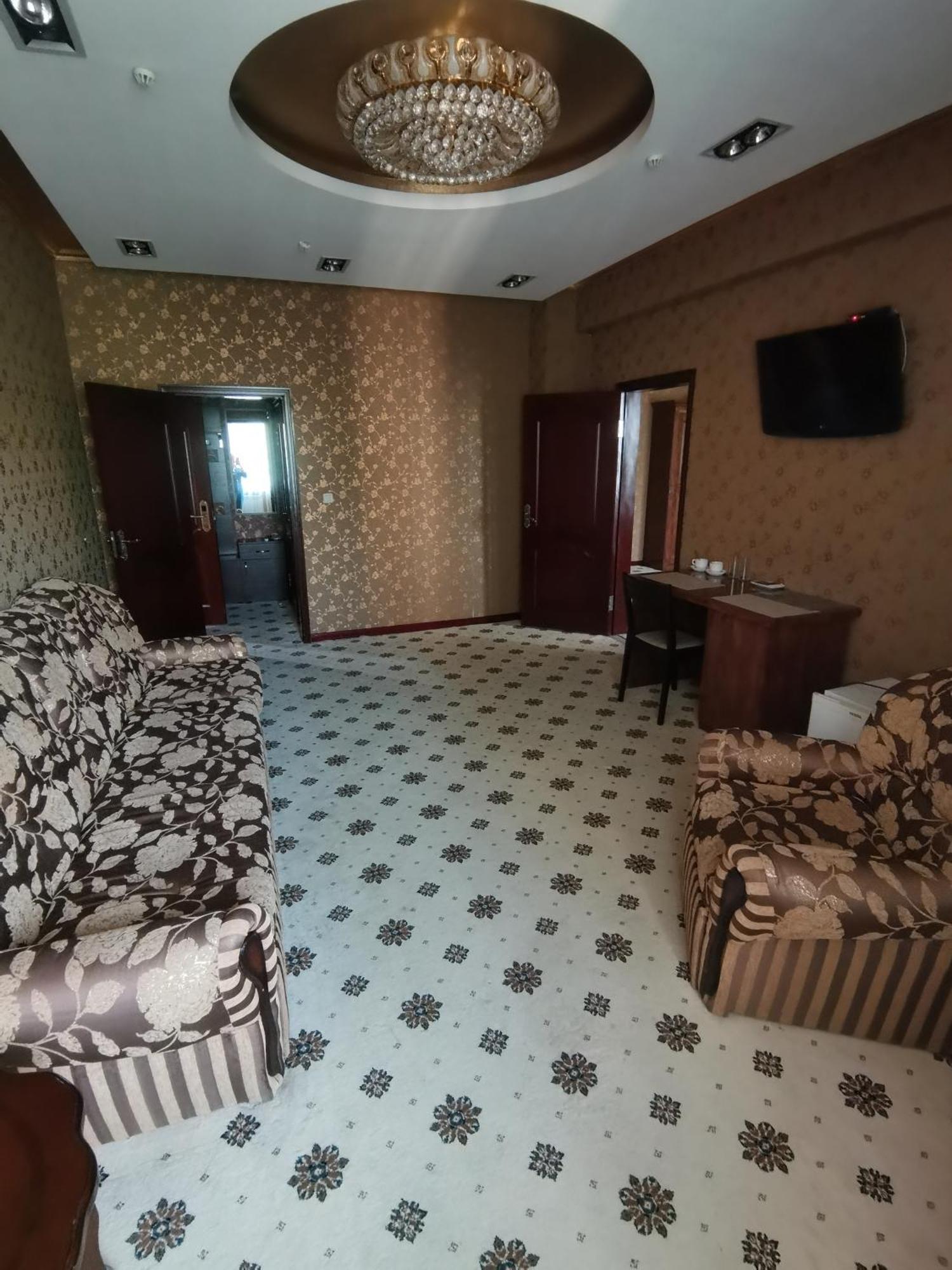Altyn Adam Hotel 페트로파블롭스크 외부 사진